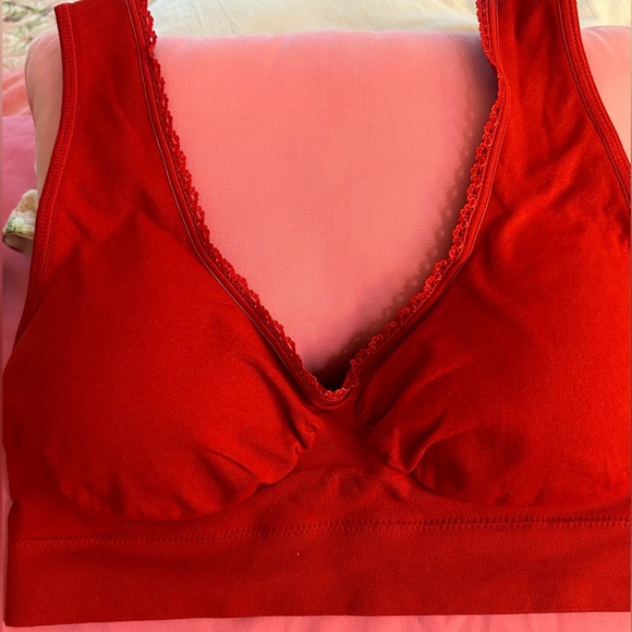 This is a 2-- pack of the genie bras. I - Picture 2 of 5